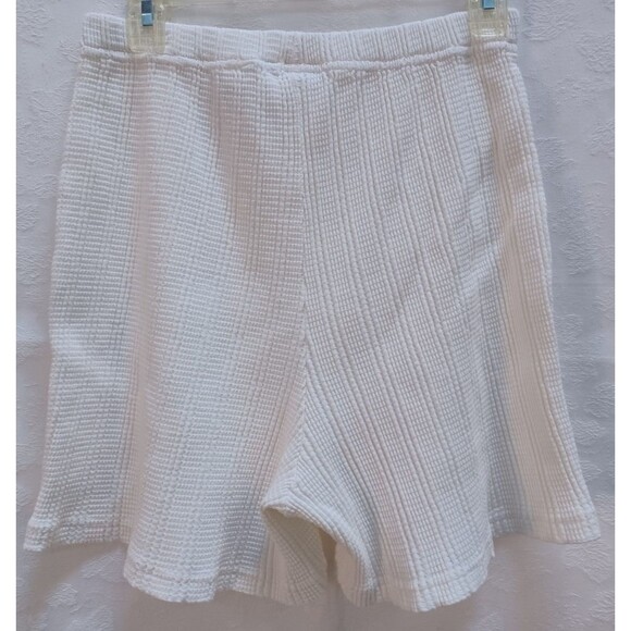 VINTAGE EXPRESS TRICOT TRADITIONELLE WOMENS KNIT WHITE SHORTS SIZE LG.  NWT - Picture 2 of 7